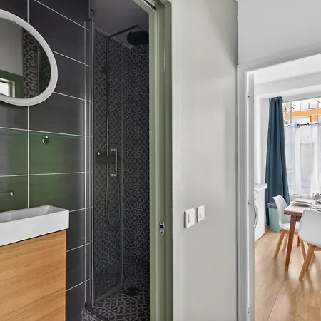 Charming 2-room Loft-style Near Montmartre * Parigi